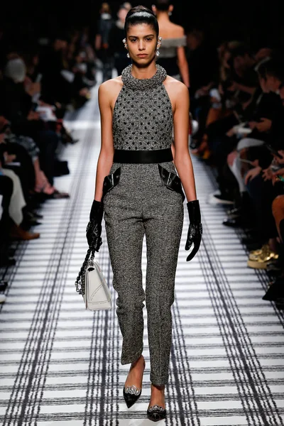 Look 27